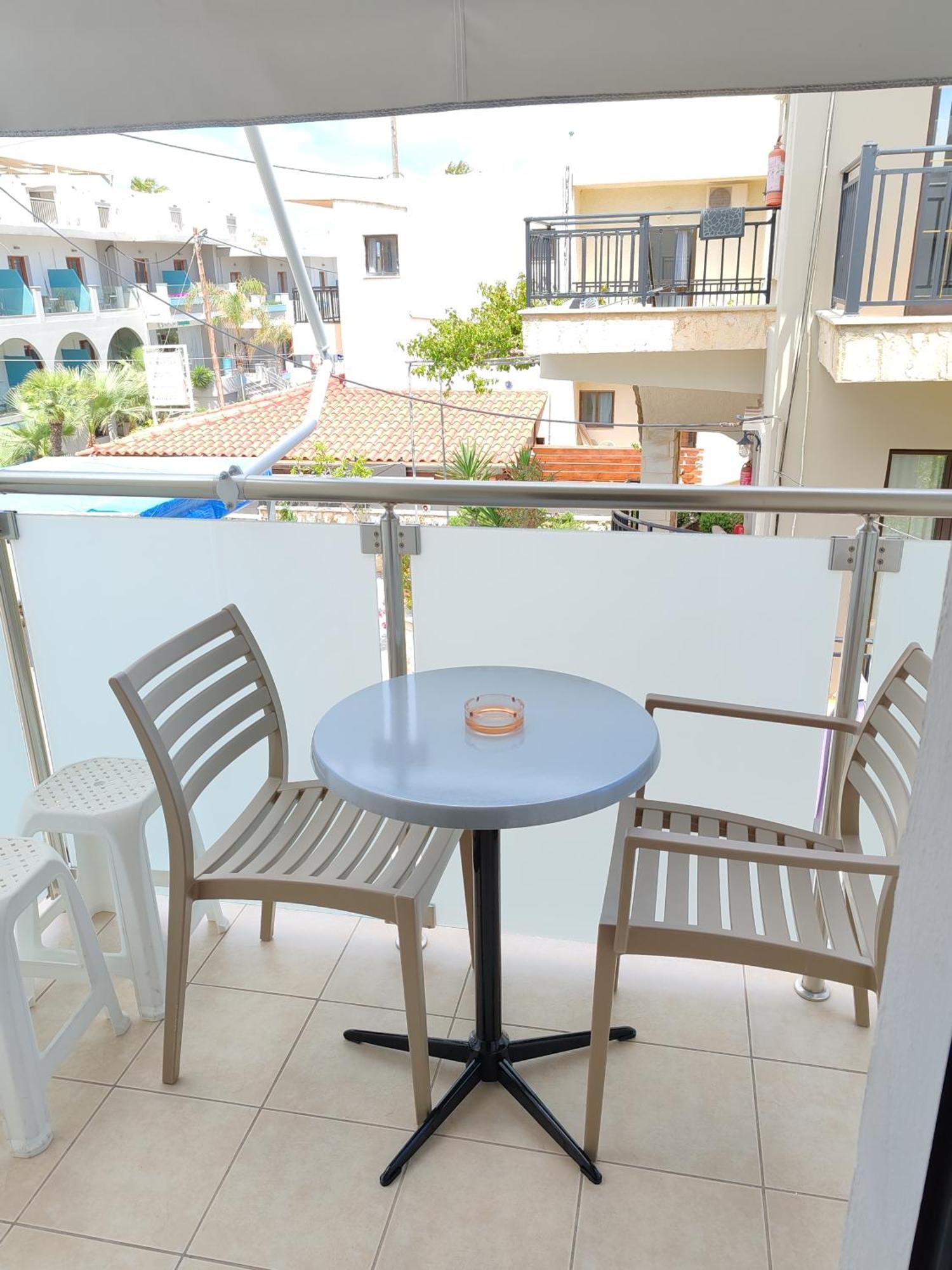 Angelica Studios And Apartments Agia Marina  Exterior photo