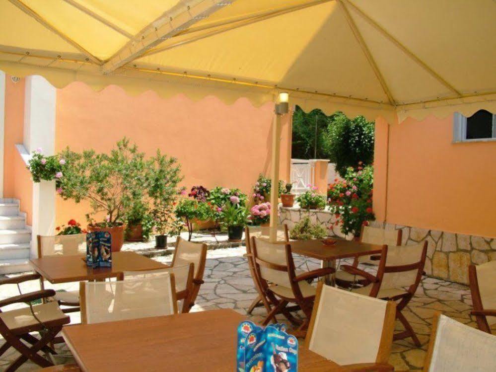 Angelica Studios And Apartments Agia Marina  Exterior photo